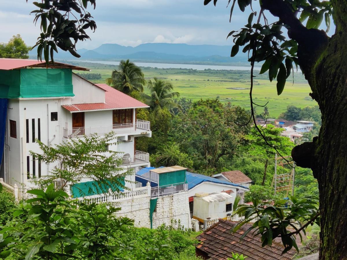 Whitehouse Homestay By Oxystays Hospitality アリバグ エクステリア 写真