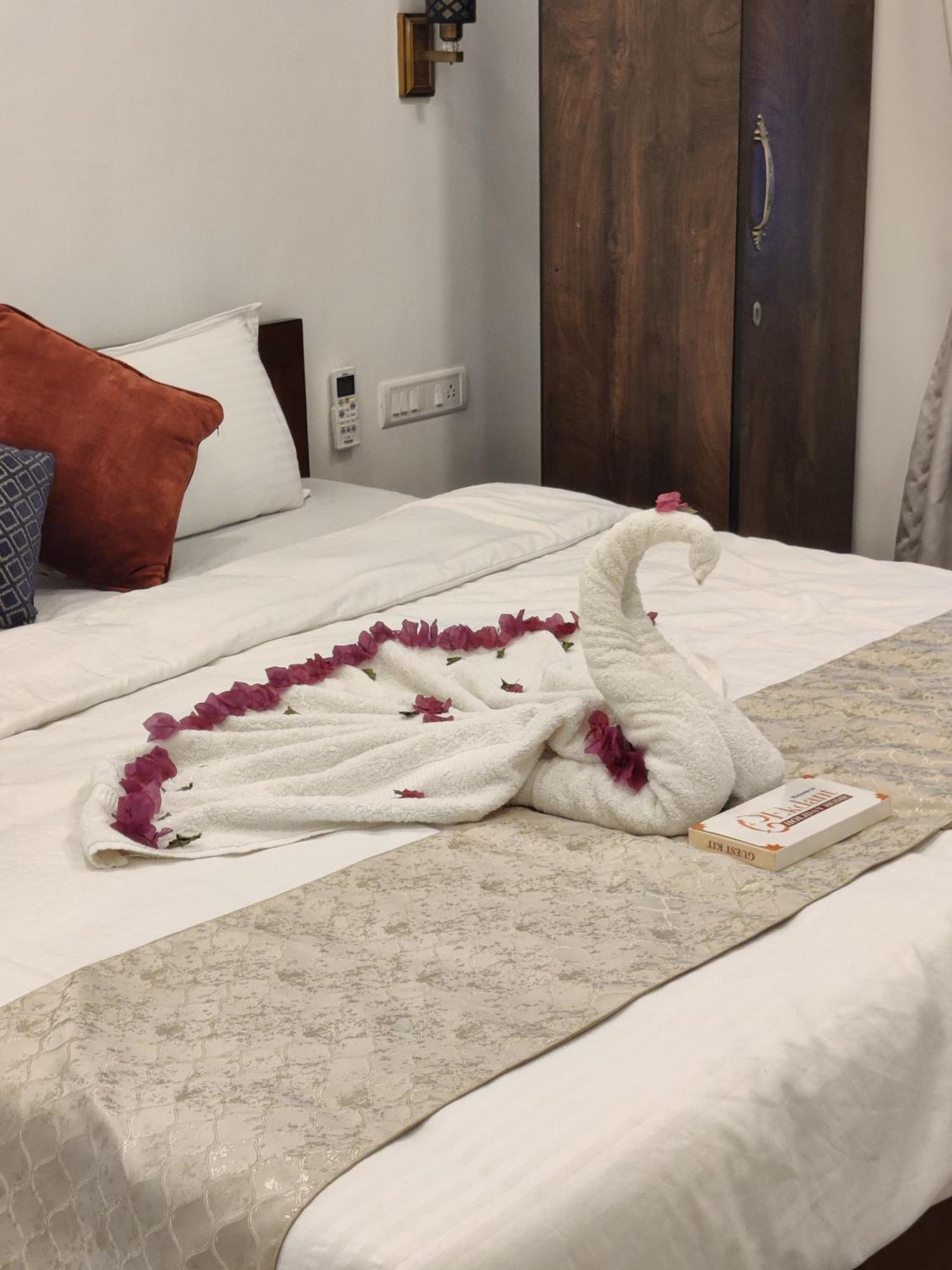 Whitehouse Homestay By Oxystays Hospitality アリバグ エクステリア 写真