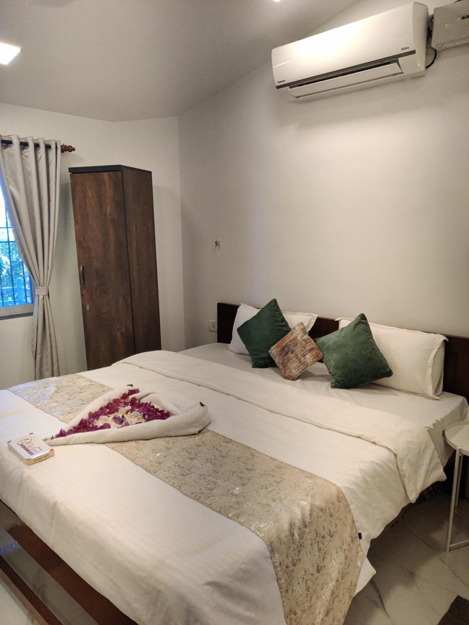 Whitehouse Homestay By Oxystays Hospitality アリバグ エクステリア 写真
