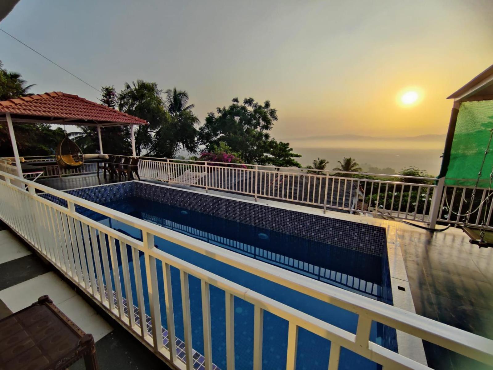 Whitehouse Homestay By Oxystays Hospitality アリバグ エクステリア 写真
